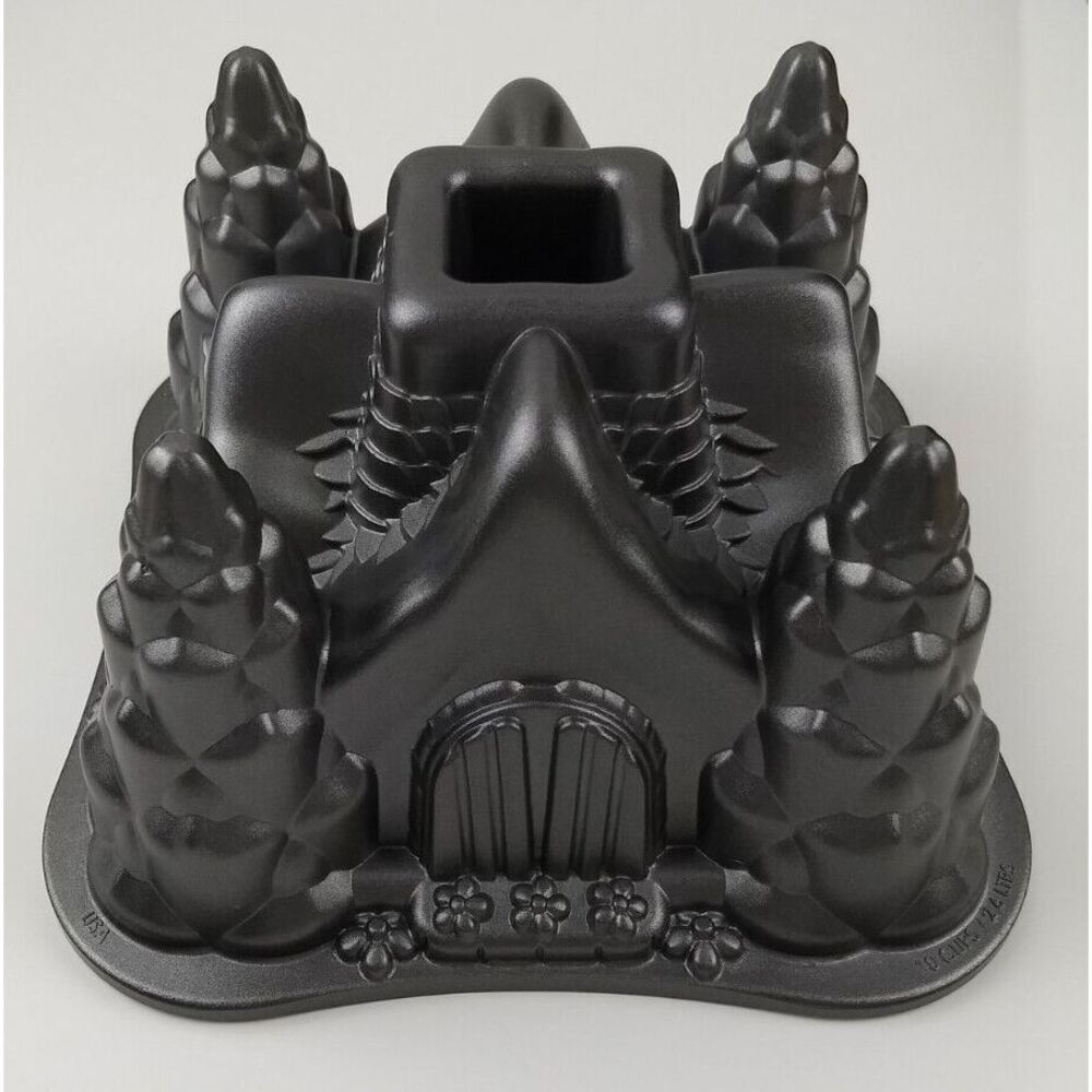 Nordic Ware FAIRYTALE COTTAGE Bundt Cake Mold Baking Pan‎ 10 Cups 2.6 Liters USA
